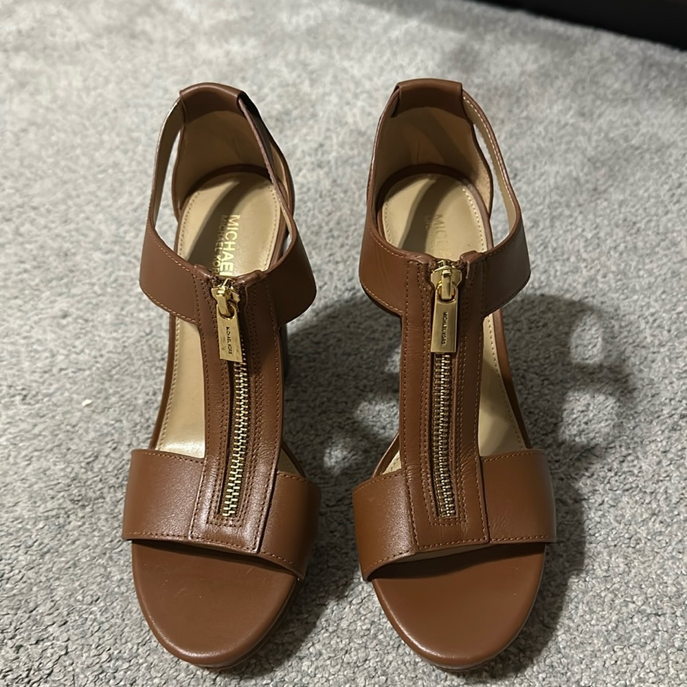 Michael Kors block heel Open Toe platform